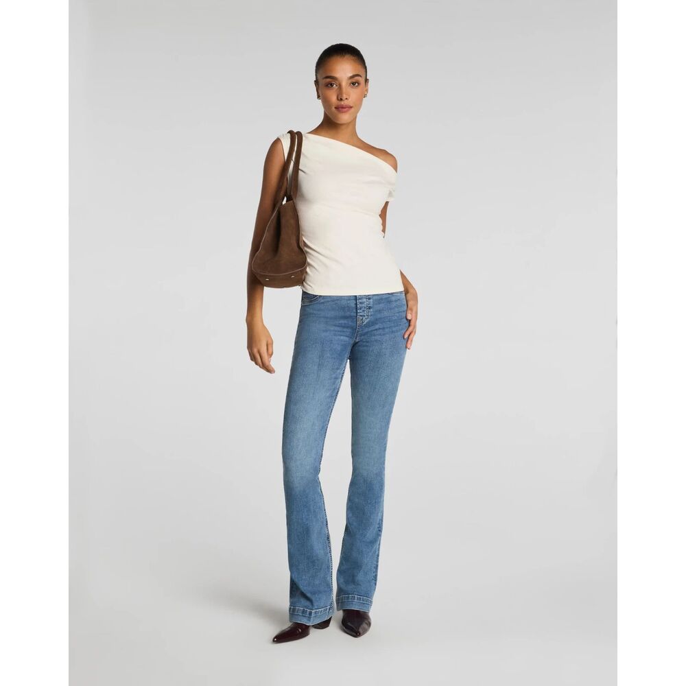 Spanx SPANXshape EveryWear Flare Jeans size medium indigo wash